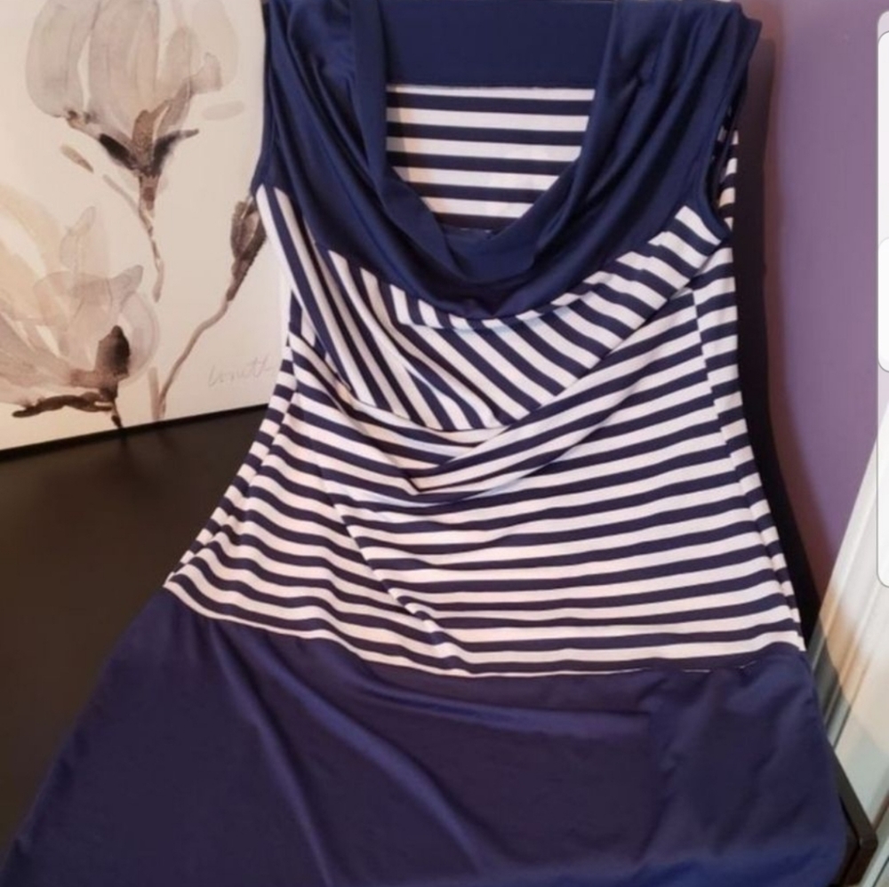 Dress - Picture 2 of 5